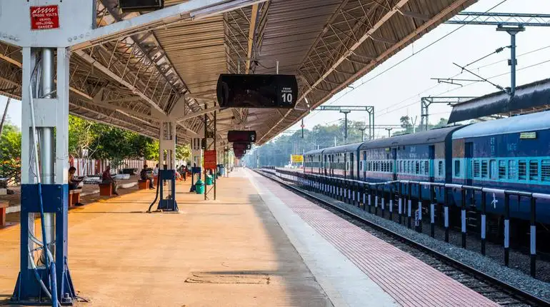 இந்திய ரயில்வே ஊழியர்களுக்கு ஊதிய உயர்வு மற்றும் நிலுவைத் தொகை வழங்குவது தொடர்பான உத்தரவு