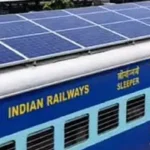 ரயில் பெட்டிகளின் மேற்கூரையில் பொருத்தப்பட்ட சோலார் பேனல்கள்