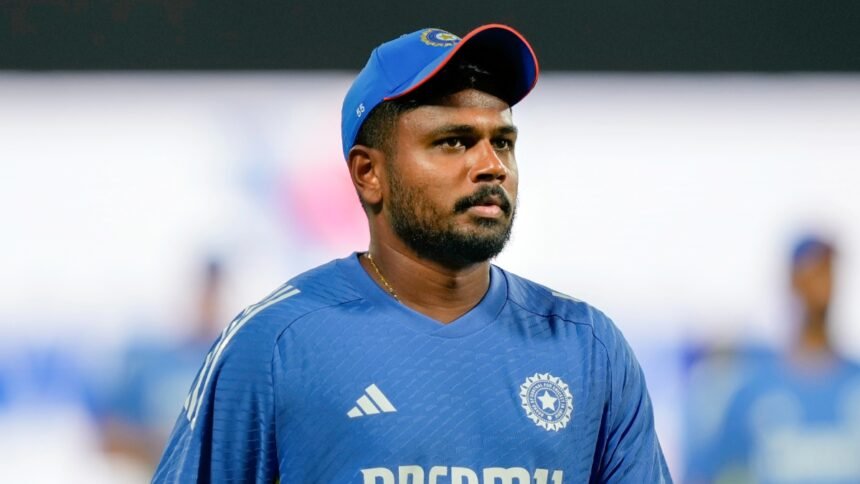சஞ்சு சாம்சன் இந்திய கிரிக்கெட் அணியில் விளையாடும் புகைப்படம்