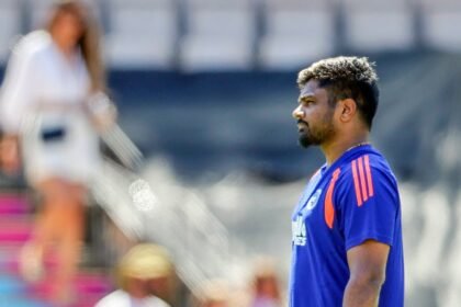 சஞ்சு சாம்சன் பேட்டிங் செய்யும் காட்சி