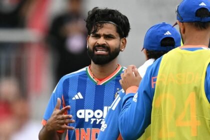இந்திய கிரிக்கெட் அணியின் கேப்டன் ஸ்ரேயாஸ் ஐயர் பேட்டி அளிக்கும் காட்சி