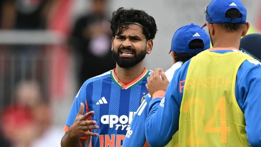 இந்திய கிரிக்கெட் அணியின் கேப்டன் ஸ்ரேயாஸ் ஐயர் பேட்டி அளிக்கும் காட்சி