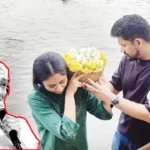 பாடகி எஸ்.ஜானகியின் அஸ்தியை காவிரி ஆற்றில் கரைக்கும் நிகழ்வு