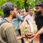 டெல்லி ஜந்தர் மந்தரில் போராட்டத்தில் ஈடுபட்டுள்ள மாணவர்கள்