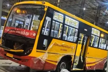 தமிழக அரசுப் பேருந்துகள் மஞ்சள் மற்றும் சிவப்பு நிறங்களில்