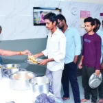 மாணவர் விடுதிகளில் உணவு தரத்தை ஆய்வு செய்யும் அதிகாரிகள்