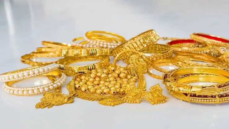 தேனி கனரா வங்கியில் நகை கடன் மோசடி தொடர்பாக புகார் அளிக்கப்பட்ட சம்பவம்
