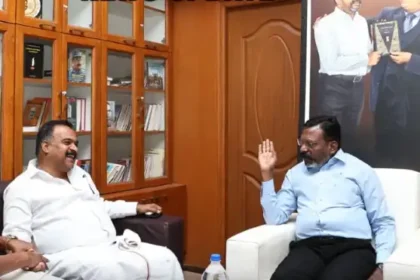 தமிழ்நாடு காங்கிரஸ் கமிட்டி தலைவர் மாணிக்கம் தாகூர் செய்தியாளர்களிடம் பேசுகிறார்