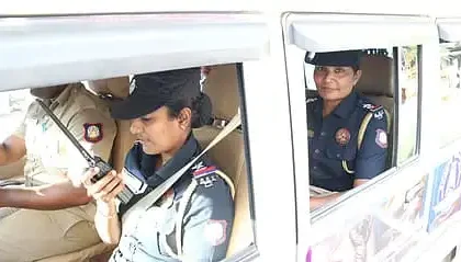 சிங்கப்பெண் அதிரடிப்படை போலீஸார் விசாரணை நடத்துவது