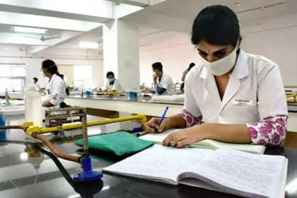 தமிழக முதல்வர் விஜய் மருத்துவ படிப்பு உள் இடஒதுக்கீடு குறித்து ஆலோசனை