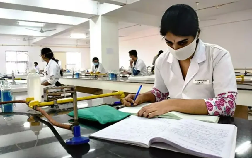 தமிழக முதல்வர் விஜய் மருத்துவ படிப்பு உள் இடஒதுக்கீடு குறித்து ஆலோசனை