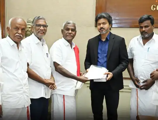 சிபிஎம் மாநில செயலாளர் பெ. சண்முகம் செய்தியாளர்களிடம் பேசுகிறார்
