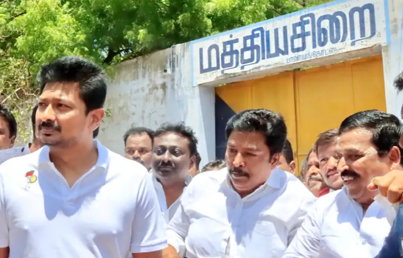 திமுக எம்எல்ஏ மார்க்கண்டேயனை பாளையங்கோட்டை சிறையில் சந்திக்கும் உதயநிதி ஸ்டாலின்