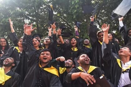பல்கலைக்கழக மானியக் குழு (யு.ஜி.சி) லோகோ