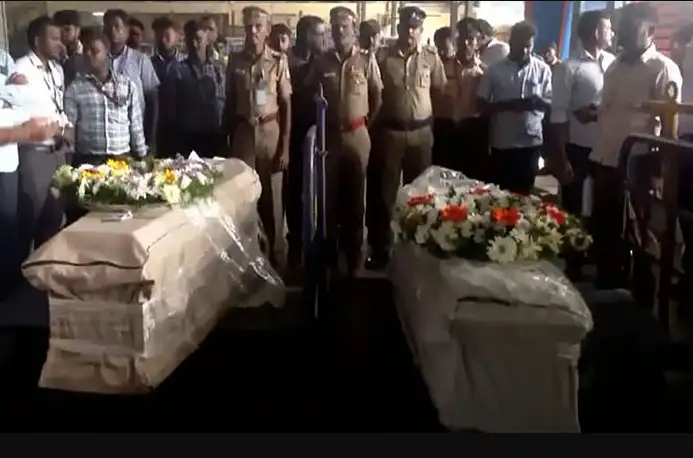 வியட்நாமில் படகு விபத்தில் உயிரிழந்த தமிழர்களின் உடல்களைக் கொண்டுவரும் விமானம்