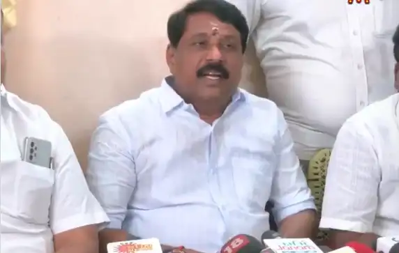 பாஜக மாநில தலைவர் நயினார் நாகேந்திரன் கண்டனம் தெரிவிக்கும் காட்சி