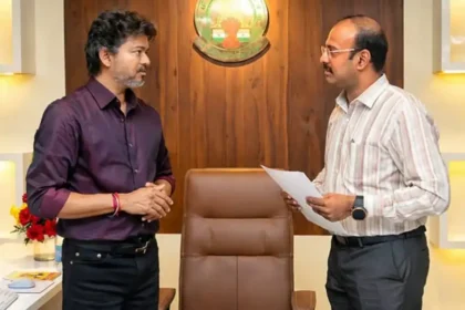முதல்வர் ஜோசப் விஜய் சென்னை மாநகராட்சி ஆணையருக்கு கடிதம் எழுதும் காட்சி