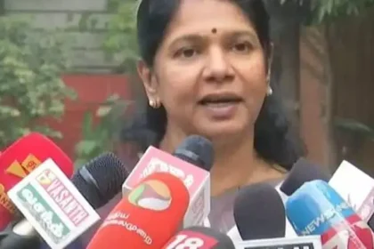 திமுக துணைப் பொதுச்செயலாளர் கனிமொழி கருணாநிதி எம்.பி. செய்தியாளர்களிடம் பேசுகிறார்