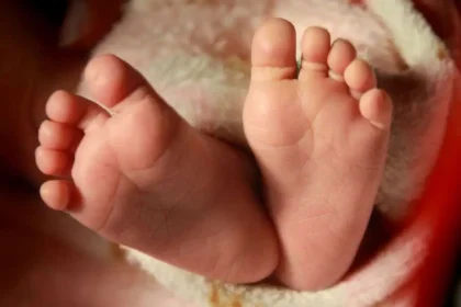 உறுப்பு தானம் செய்த 19 மாத குழந்தையின் பெற்றோர்
