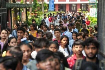மருத்துவப் படிப்புக்கான இடம் பெற்ற மாற்றுத்திறனாளி மாணவர்