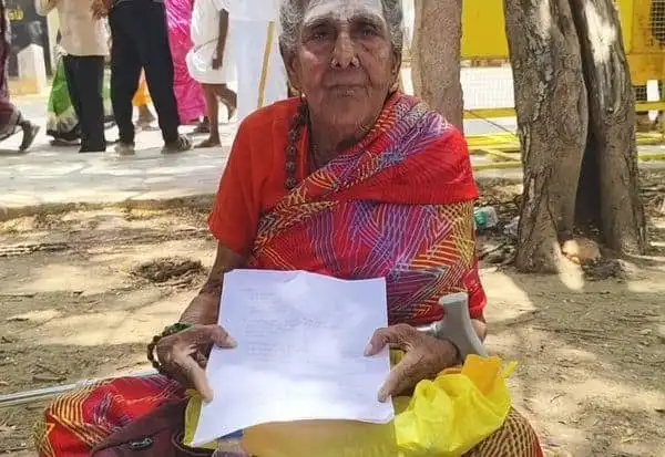 கணவர் மரணத்துக்கு நிவாரணம் கேட்டு 54 ஆண்டுகளாகப் போராடும் உச்சிமகாளி