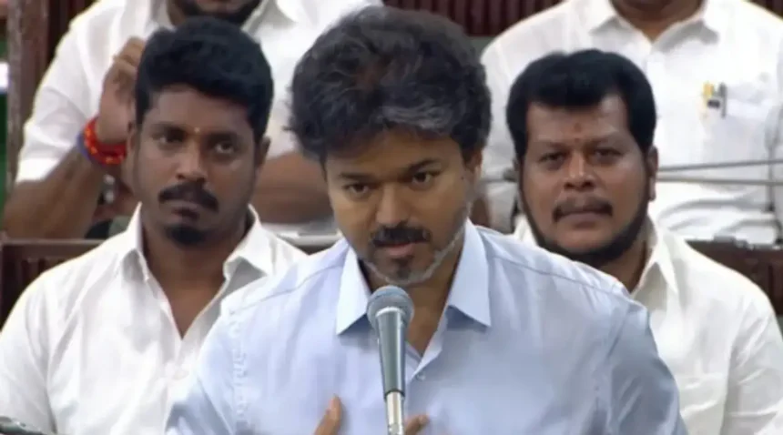 தமிழக முதல்வர் விஜய் சட்டமன்ற உறுப்பினர்களுக்கு கார் அறிவிப்பு வழங்குதல்