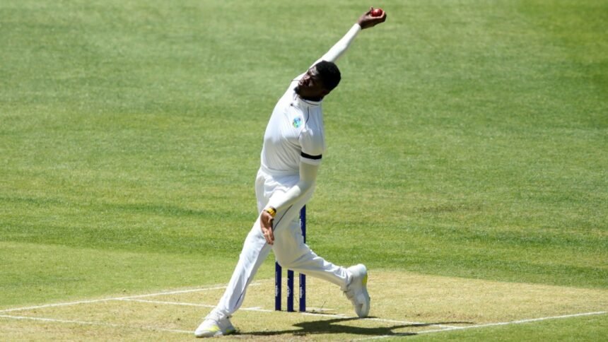வெஸ்ட் இண்டீஸ் வேகப்பந்து வீச்சாளர் அல்சாரி ஜோசப்