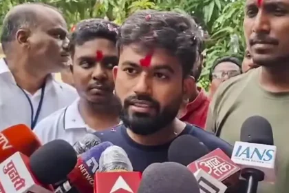 அமித் ஷா ராஜினாமா செய்ய வேண்டும் என கோரும் அபிஜித் தீப்கே