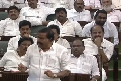 தமிழக சட்டமன்றத்தில் அம்மா உணவகம் குறித்து விவாதிக்கும் உறுப்பினர்கள்