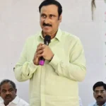 பா.ம.க தலைவர் அன்புமணி ராமதாஸ் செய்தியாளர்களை சந்திக்கும் காட்சி