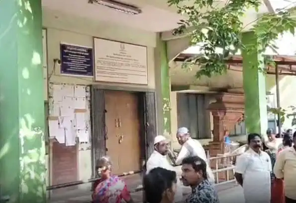 லஞ்ச ஒழிப்பு போலீசார் அரசு அலுவலகங்களில் சோதனை