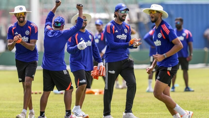 இந்திய கிரிக்கெட் வீரர்களுக்கு அறிவுரை வழங்கும் ரவிச்சந்திரன் அஸ்வின்