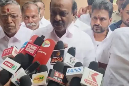 அதிமுக முன்னாள் அமைச்சர் நத்தம் விஸ்வநாதன் செய்தியாளர்களை சந்திக்கும் காட்சி