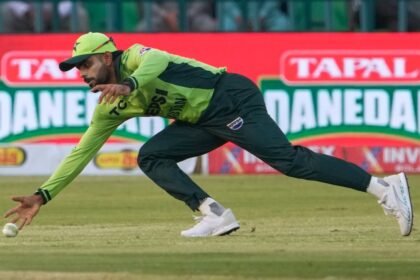 பாகிஸ்தான் கிரிக்கெட் அணியின் கேப்டன் பாபர் அசாம்