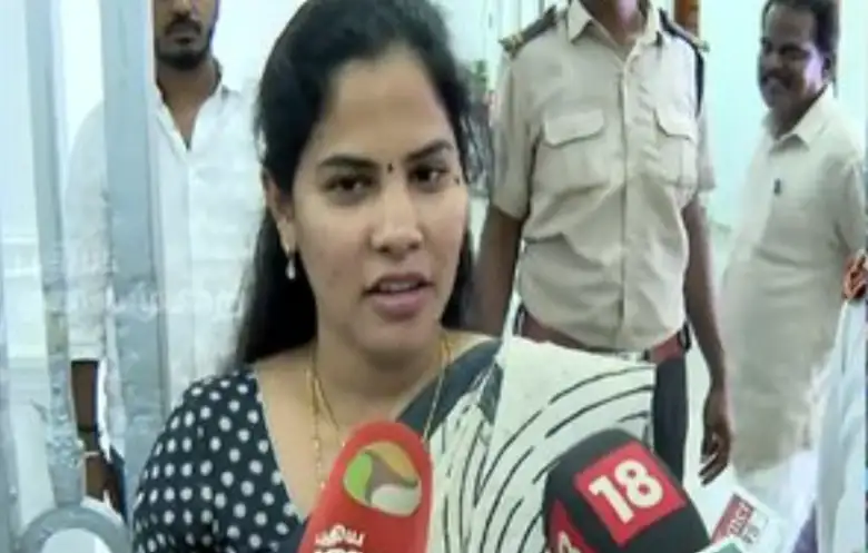 சென்னை மாநகராட்சி மேயர் பிரியா செய்தியாளர்களிடம் பேசுகிறார்