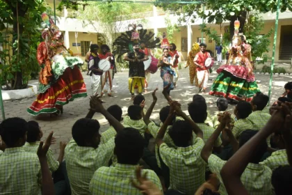 செவித்திறன் மற்றும் பேச்சுத்திறன் குறைபாடுள்ள குழந்தைகள் கலை விழாவில் பங்கேற்கின்றனர்