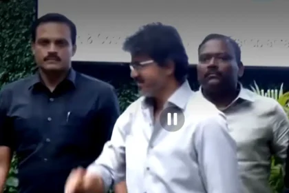 தமிழக முதலமைச்சர் ஜோசப் விஜய் மருத்துவ ஆலோசனை பெறும் காட்சி