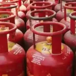 சமையல் எரிவாயு சிலிண்டர் மற்றும் ஆதார் அட்டை