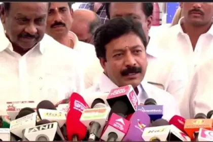 முன்னாள் அமைச்சர் சி.வி.சண்முகம் செய்தியாளர்களை சந்திக்கும் காட்சி