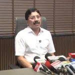திமுக எம்பி தயாநிதி மாறன் செய்தியாளர்களை சந்திக்கும் காட்சி