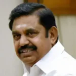 பாதிக்கப்பட்ட நெற்பயிர்களை பார்வையிடும் விவசாயிகள்