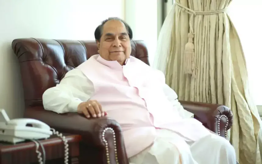 பீகார், திரிபுரா, மேற்கு வங்க முன்னாள் ஆளுநர் பத்மஸ்ரீ டாக்டர். டி.ஒய். பாட்டீல்