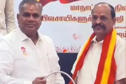 தமிழக வெற்றிக் கழக (தவெக) அலுவலகம் அல்லது கட்சித் தலைவர்கள் கூட்டம்