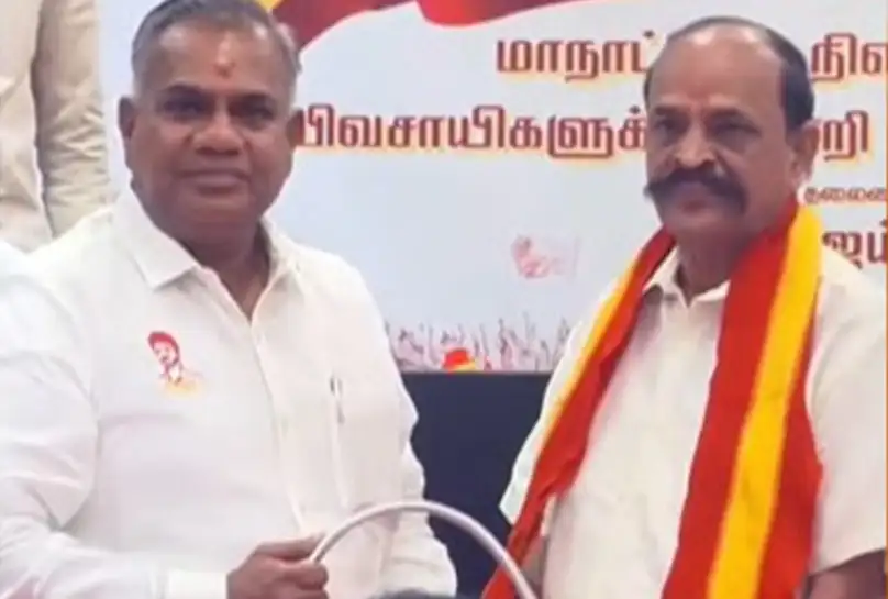 தமிழக வெற்றிக் கழக (தவெக) அலுவலகம் அல்லது கட்சித் தலைவர்கள் கூட்டம்