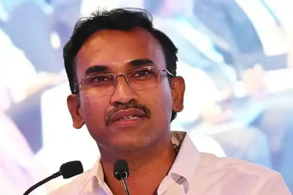 அமைச்சர் அருண்ராஜ் செய்தியாளர்களிடம் பேசுகிறார்