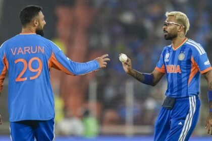 ஹர்திக் பாண்டியா மற்றும் வருண் சக்கரவர்த்தி