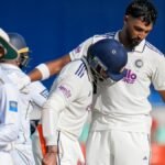 தேவ்தத் படிக்கல் டெஸ்ட் கிரிக்கெட் போட்டியில் விளையாடும் காட்சி