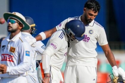 தேவ்தத் படிக்கல் டெஸ்ட் கிரிக்கெட் போட்டியில் விளையாடும் காட்சி