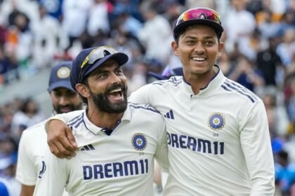இந்திய கிரிக்கெட் அணி வீரர்கள் பயிற்சி ஆட்டத்தில் ஈடுபடுகின்றனர்