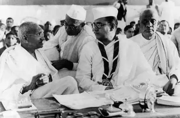 இந்திய விடுதலைப் போராளிகளின் தியாக வரலாற்றை சித்தரிக்கும் தொகுப்பு